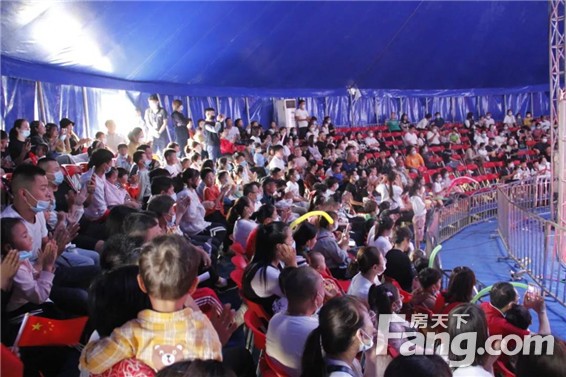 座无虚席丨皇家大马戏正式开演，现场火爆，引燃全城！