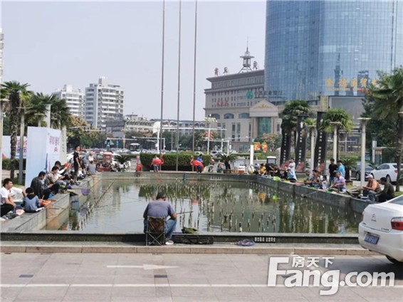 精彩不歇，欢乐不停|大型钓鱼现场、真人抓娃娃，趣味手工，你确定不来？