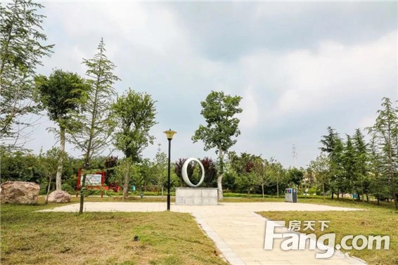 西府海棠后花园！占地270亩，集健身娱乐赏景于一体！